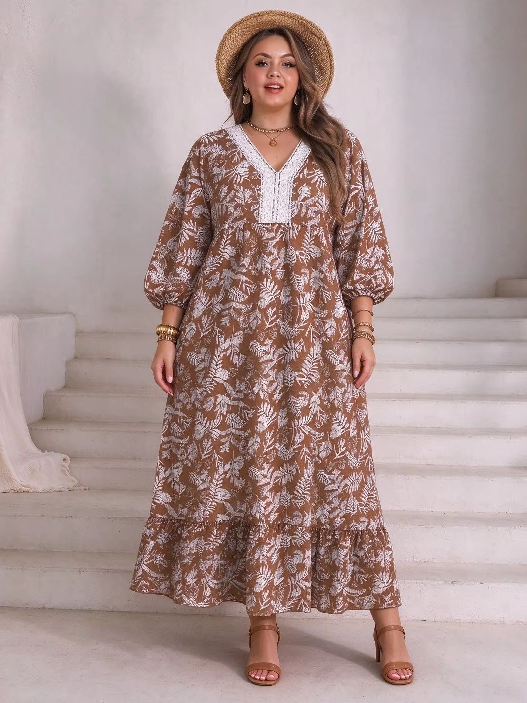 Boho Summer Beach Maxi Dress - ชุดเดรสยาวลายดอกไม้และใบไม้สำหรับผู้หญิงไซส์ใหญ่ คอวีลูกไม้ แขนทรงโคมไฟ ชายกระโปรงระบาย ทรงหลวม สไตล์โบโฮชายหาด